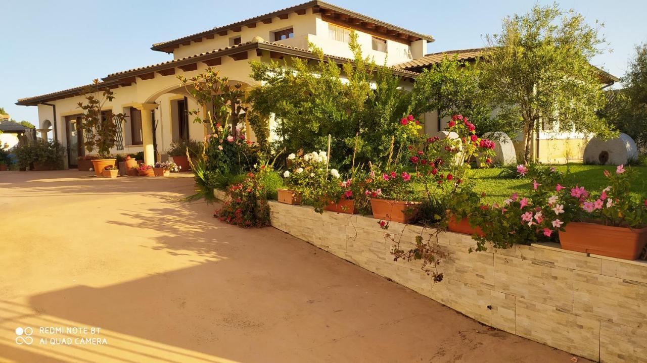 I Giganti Bed and Breakfast Riola Sardo Exteriör bild