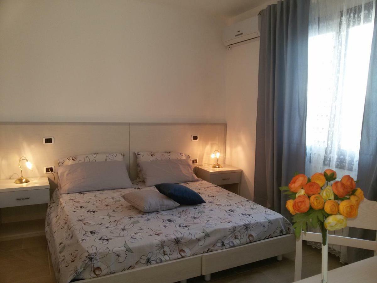 I Giganti Bed and Breakfast Riola Sardo Exteriör bild