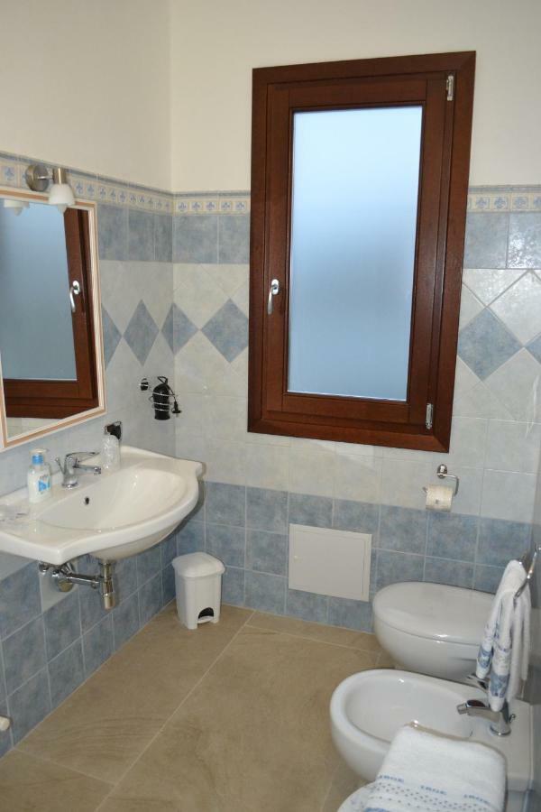 I Giganti Bed and Breakfast Riola Sardo Exteriör bild